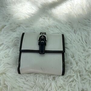 Coach vintage White leather Wallet with Brown Trim